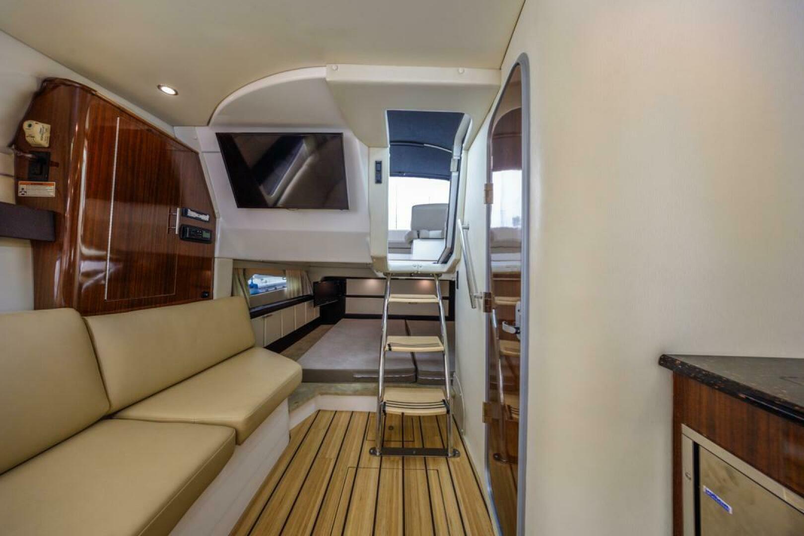 Fantasea 32ft Regal Yacht For Sale