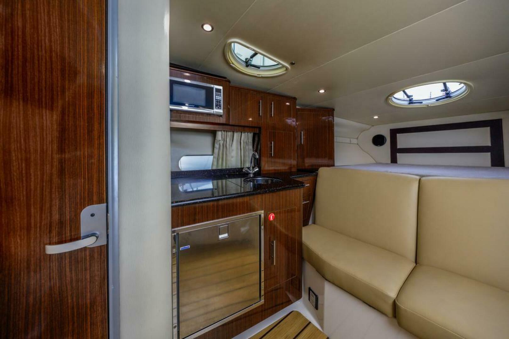 Fantasea 32ft Regal Yacht For Sale
