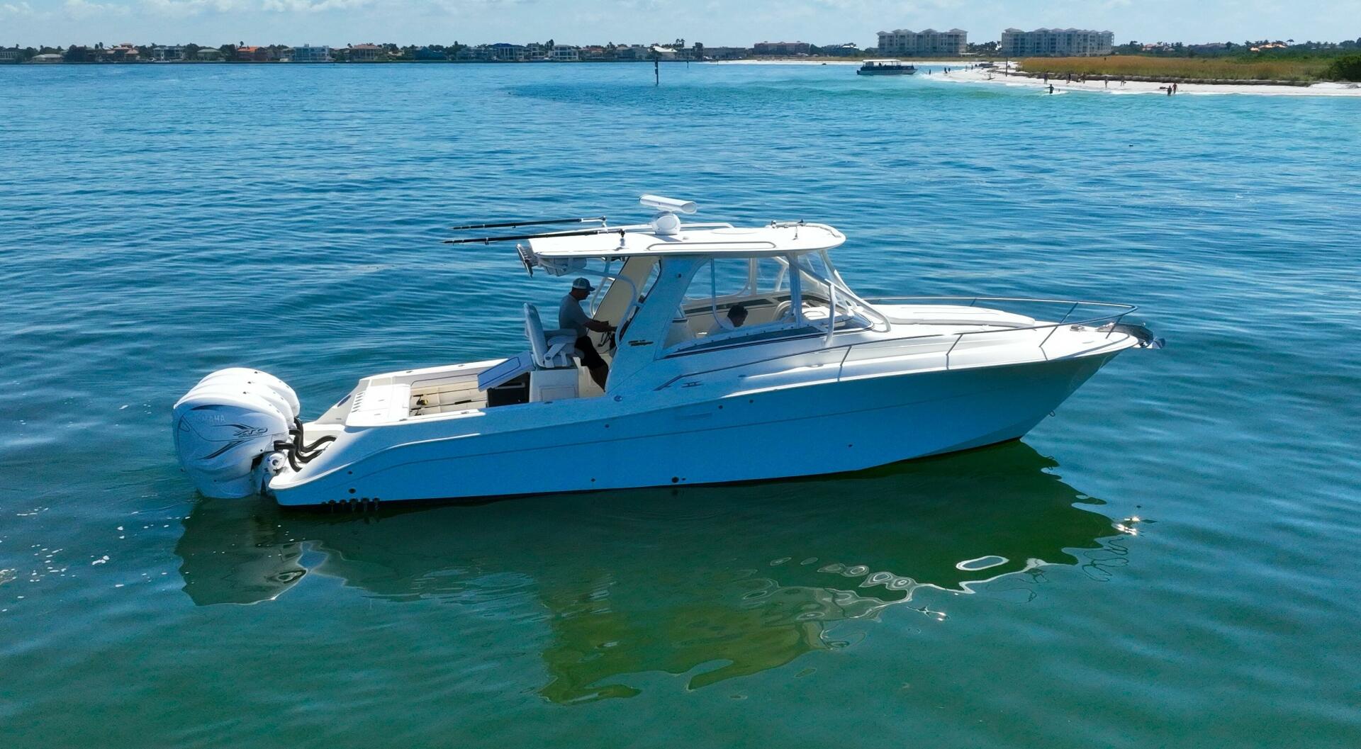 Triple 2024 Yamaha 425 s 35ft Hydra Sports Yacht For Sale