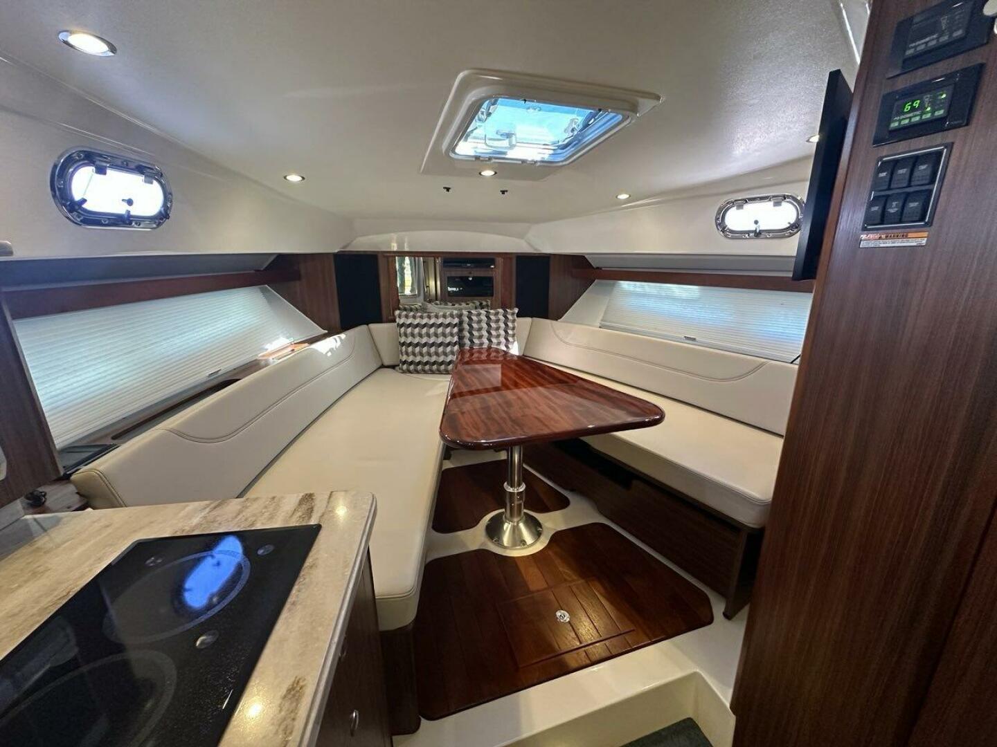 Wave Paver 35ft Pursuit Yacht For Sale