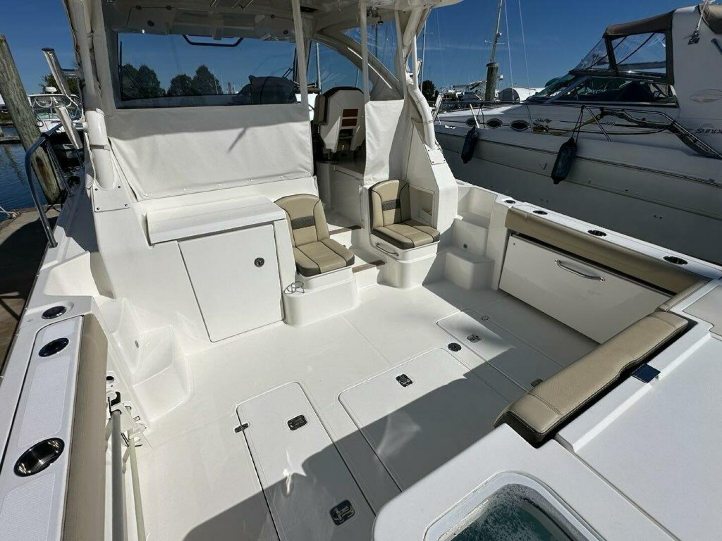 Wave Paver 35ft Pursuit Yacht For Sale