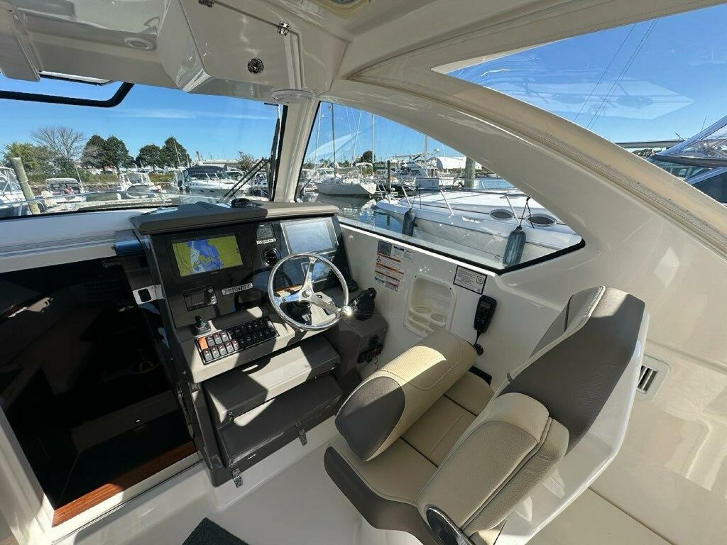 Wave Paver 35ft Pursuit Yacht For Sale