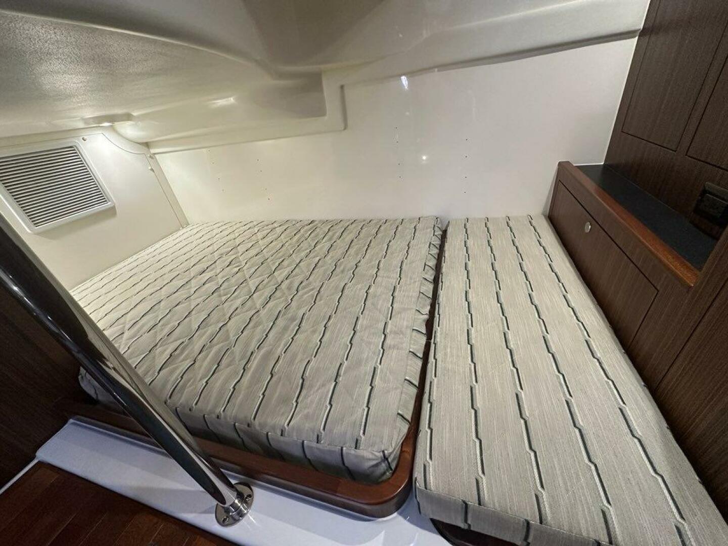 Wave Paver 35ft Pursuit Yacht For Sale