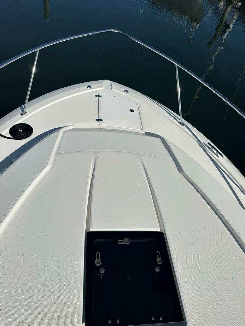 Wave Paver 35ft Pursuit Yacht For Sale