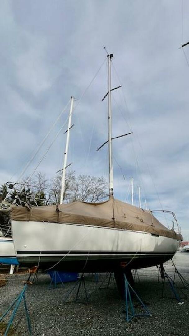 35ft Beneteau Yacht For Sale