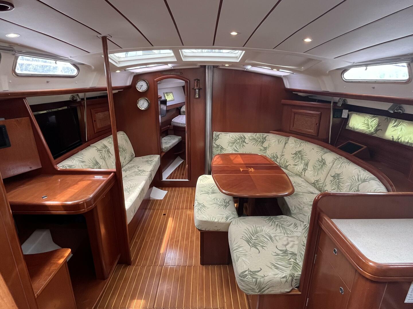 Autumn 42ft Beneteau Yacht For Sale Autumn 42ft Beneteau Yacht For Sale