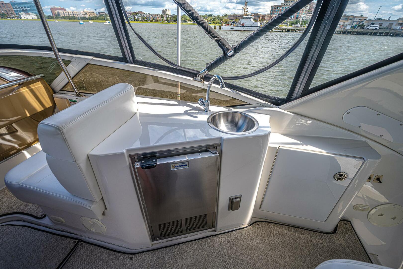 FIESTA BAYB 44ft Carver Yacht For Sale