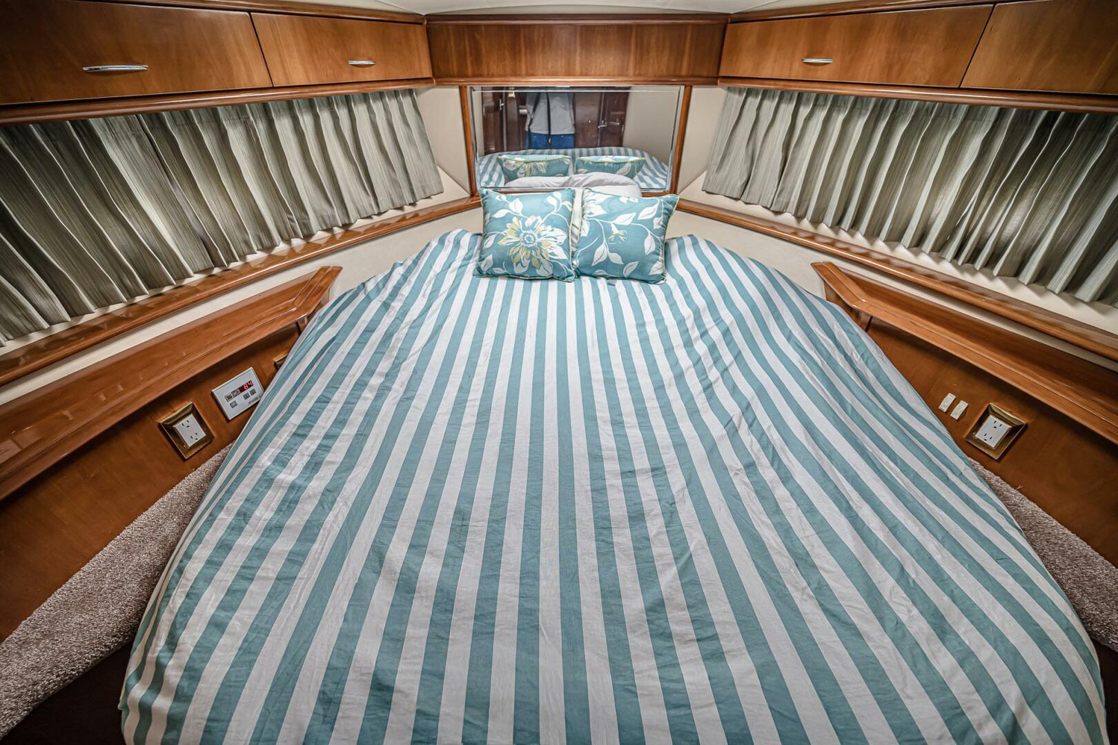 FIESTA BAYB 44ft Carver Yacht For Sale