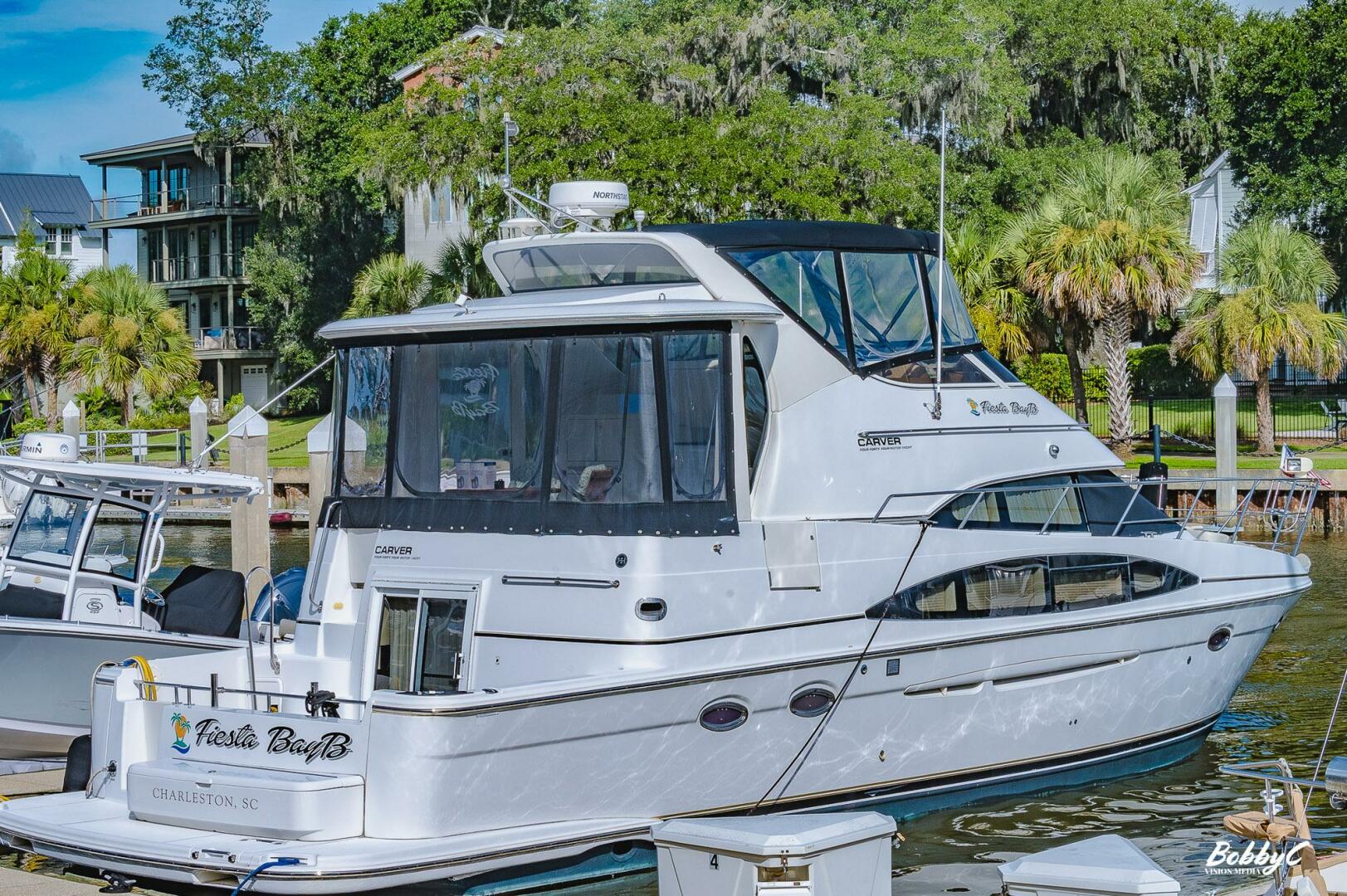 FIESTA BAYB 44ft Carver Yacht For Sale