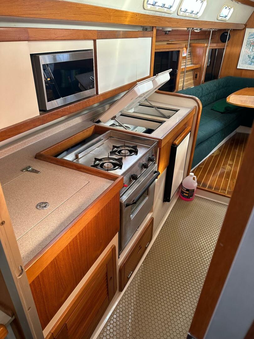 38ft Catalina Morgan Yacht For Sale