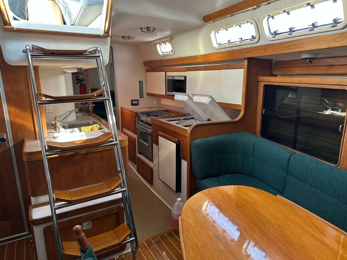 38ft Catalina Morgan Yacht For Sale