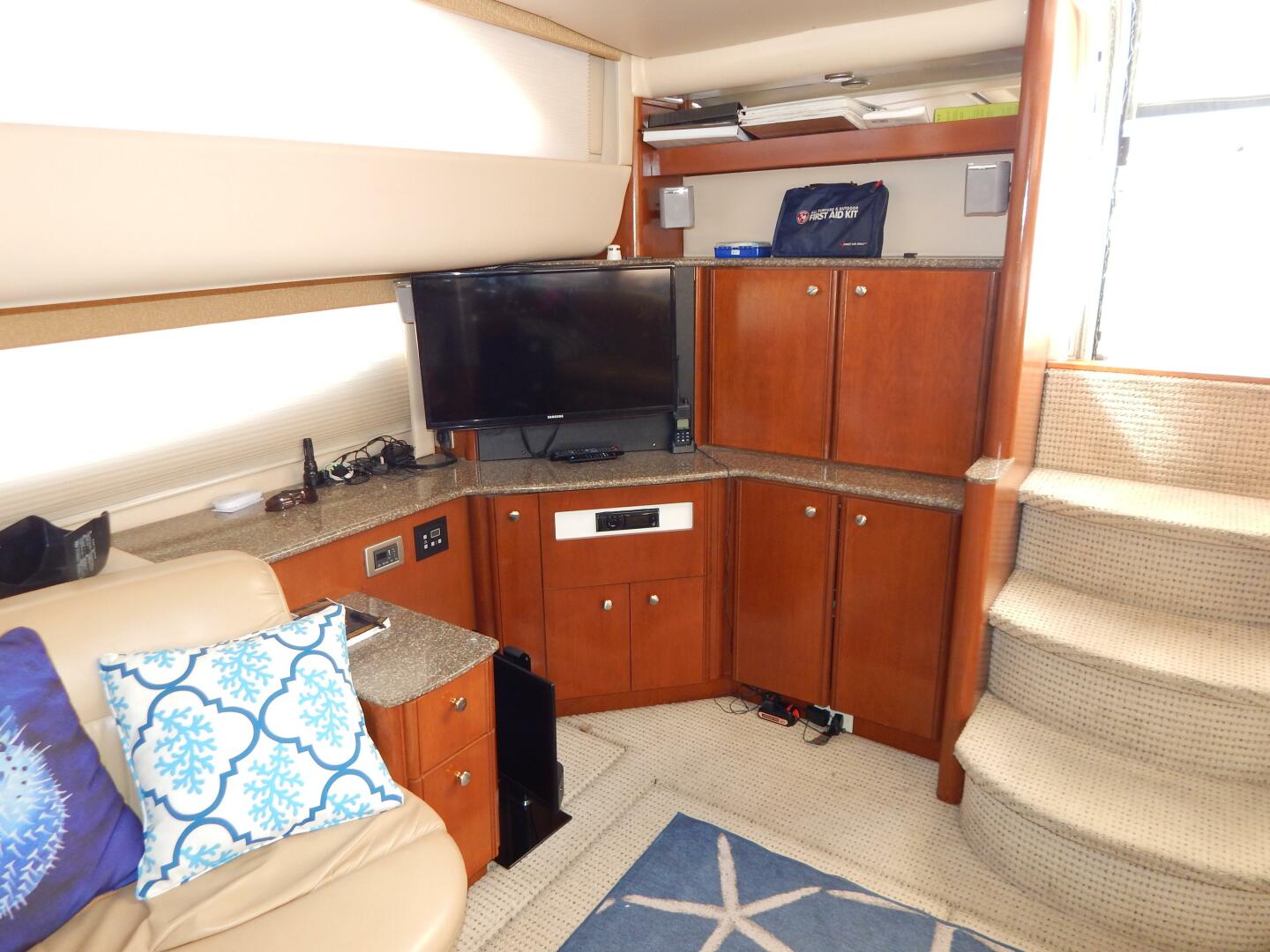 Still Chyl n 42ft Meridian Yacht For Sale