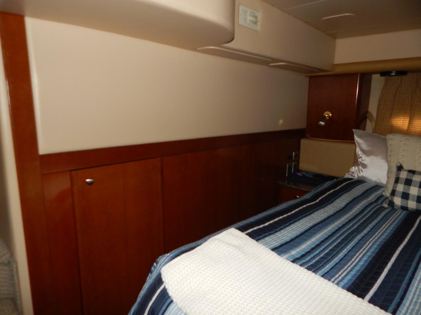 Still Chyl n 42ft Meridian Yacht For Sale