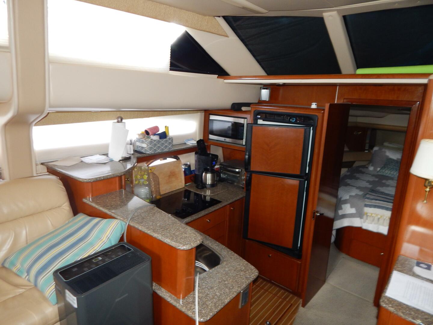 Still Chyl n 42ft Meridian Yacht For Sale