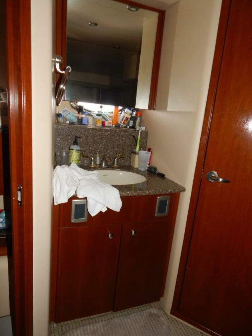 Still Chyl n 42ft Meridian Yacht For Sale