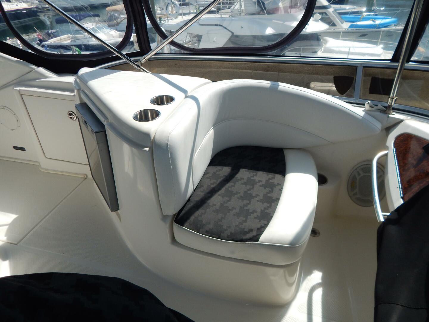 Still Chyl n 42ft Meridian Yacht For Sale