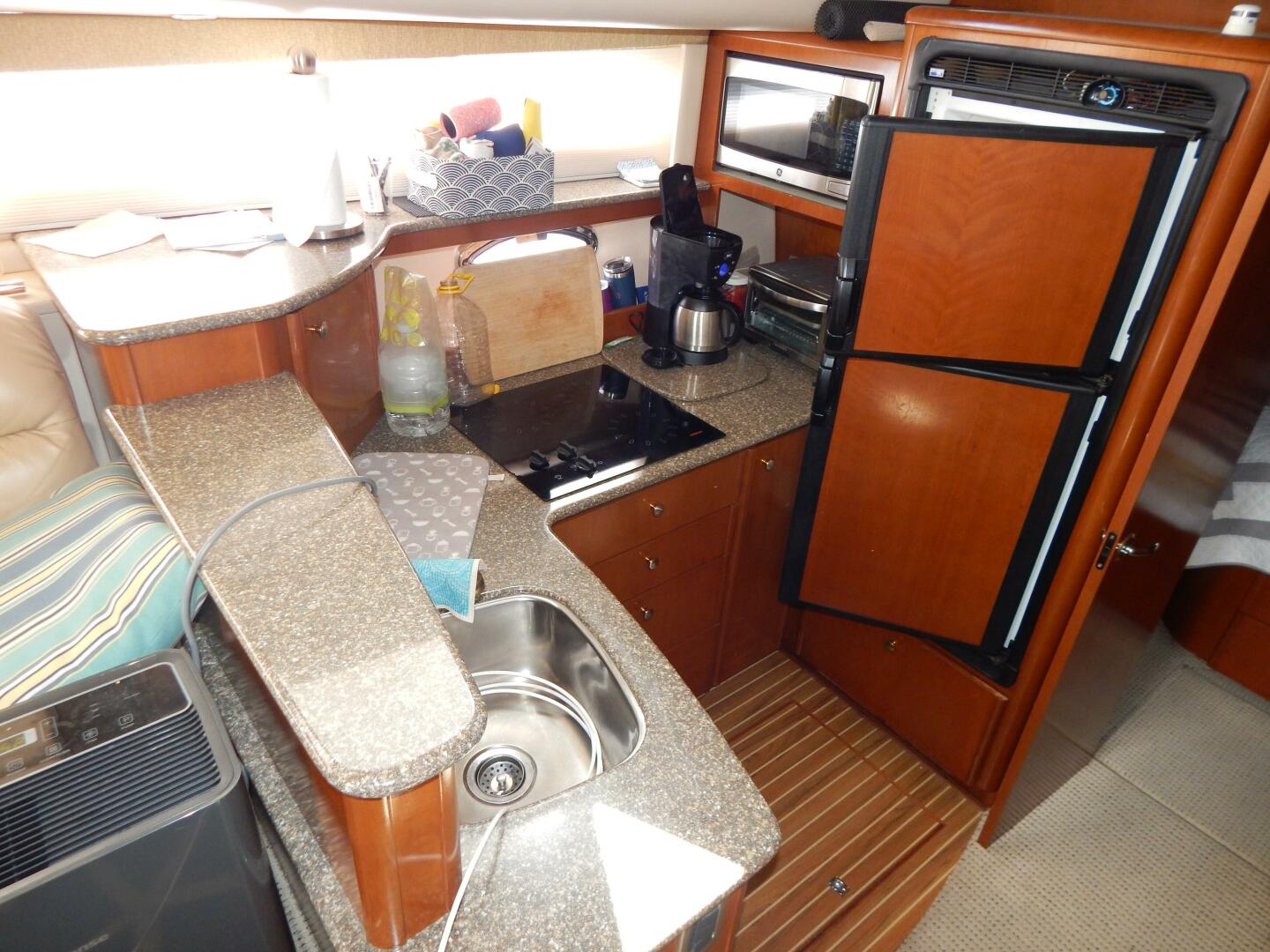 Still Chyl n 42ft Meridian Yacht For Sale