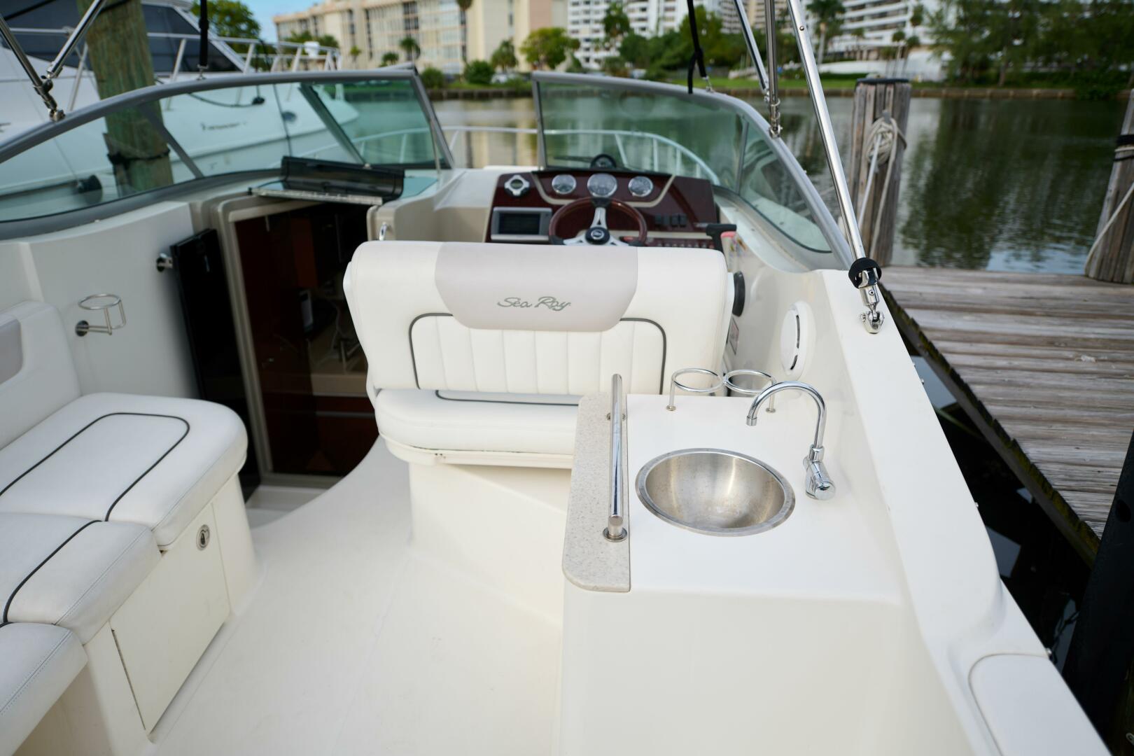 Welcome to the Jungle 26ft Sea Ray Yacht For Sale