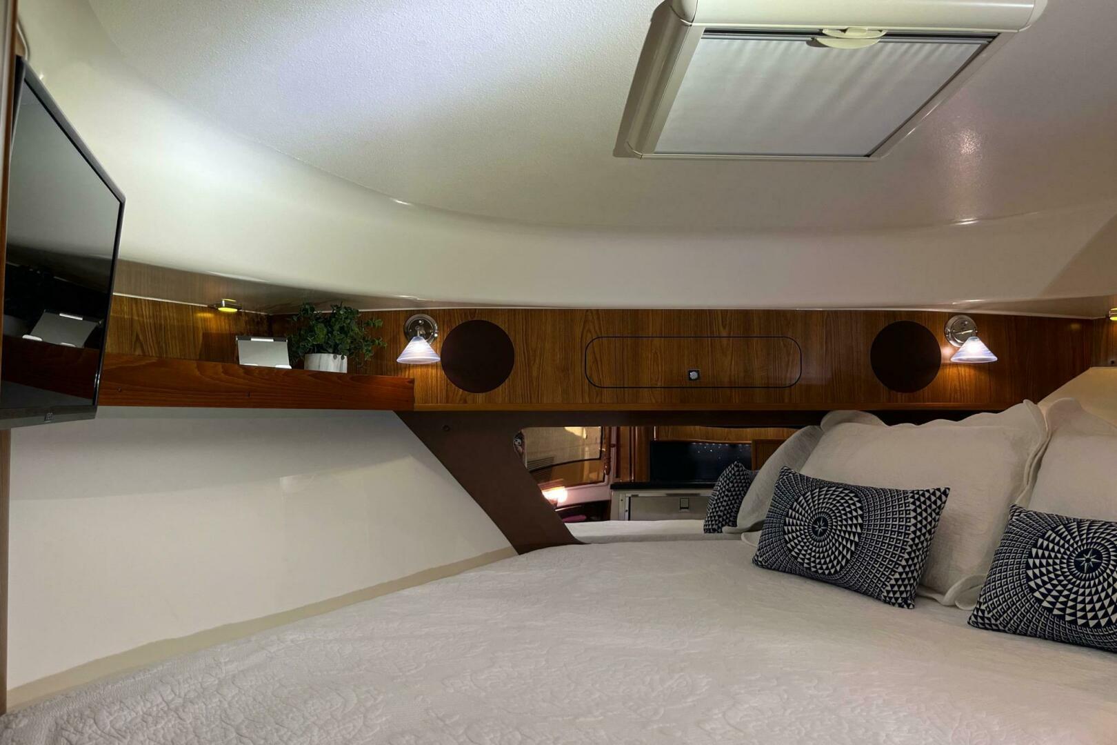 37ft Pursuit Yacht For Sale