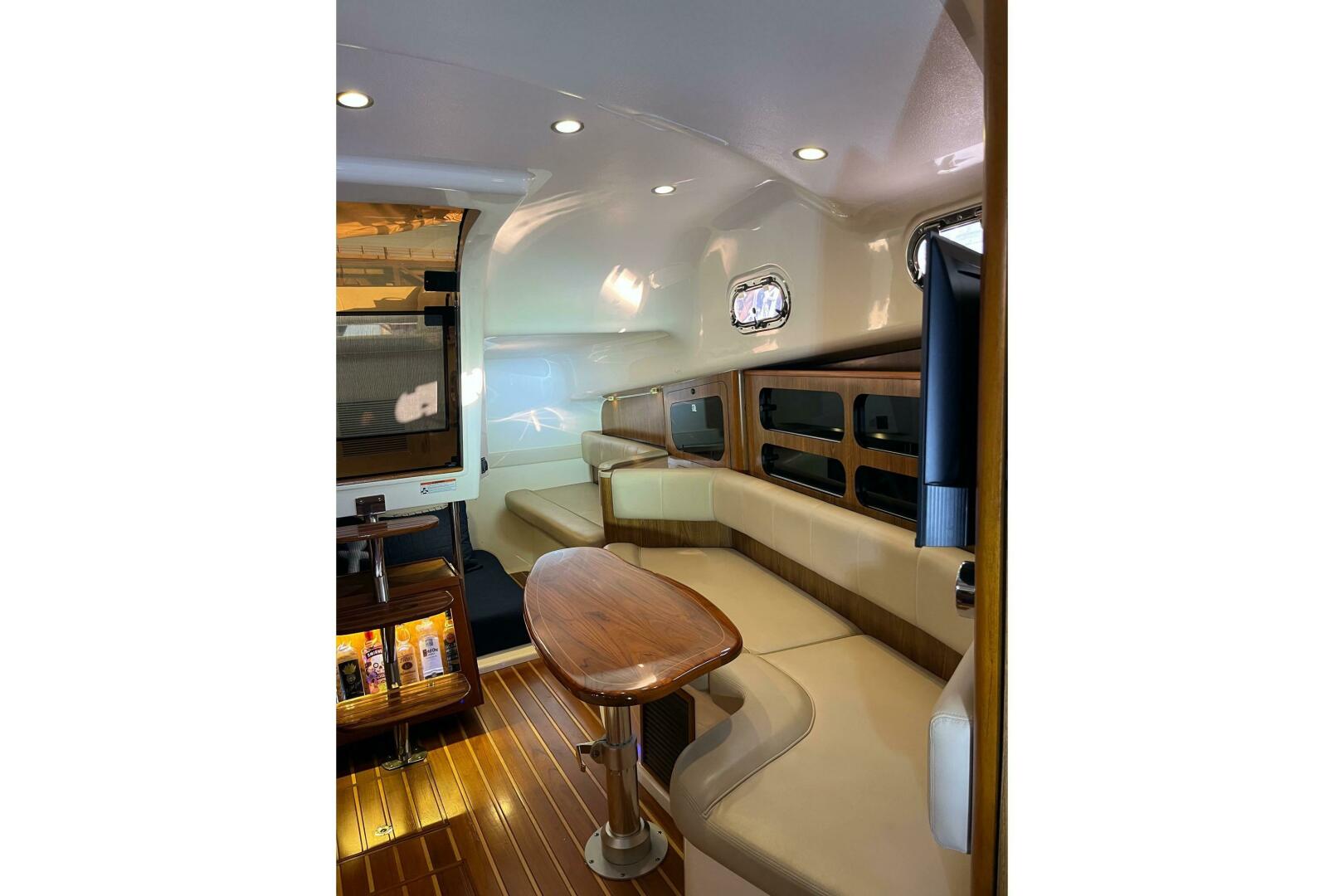 37ft Pursuit Yacht For Sale