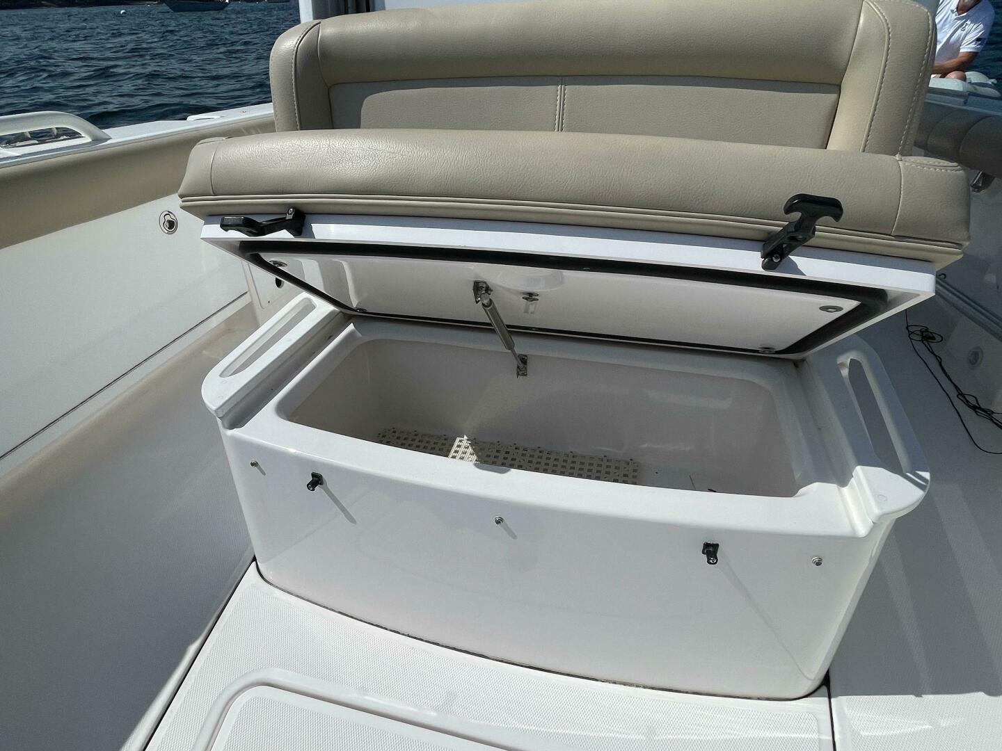 27ft Everglades Yacht For Sale
