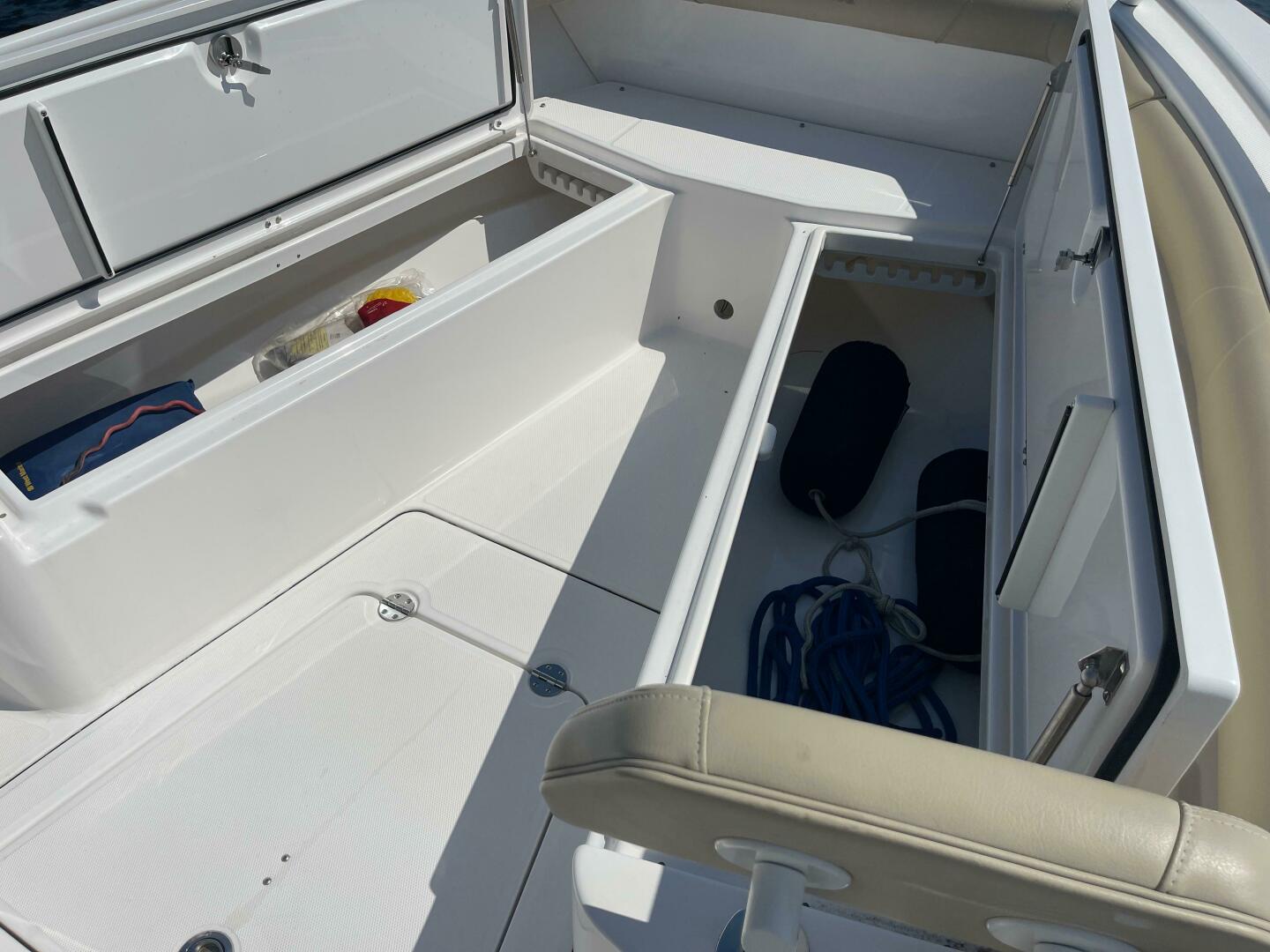 27ft Everglades Yacht For Sale