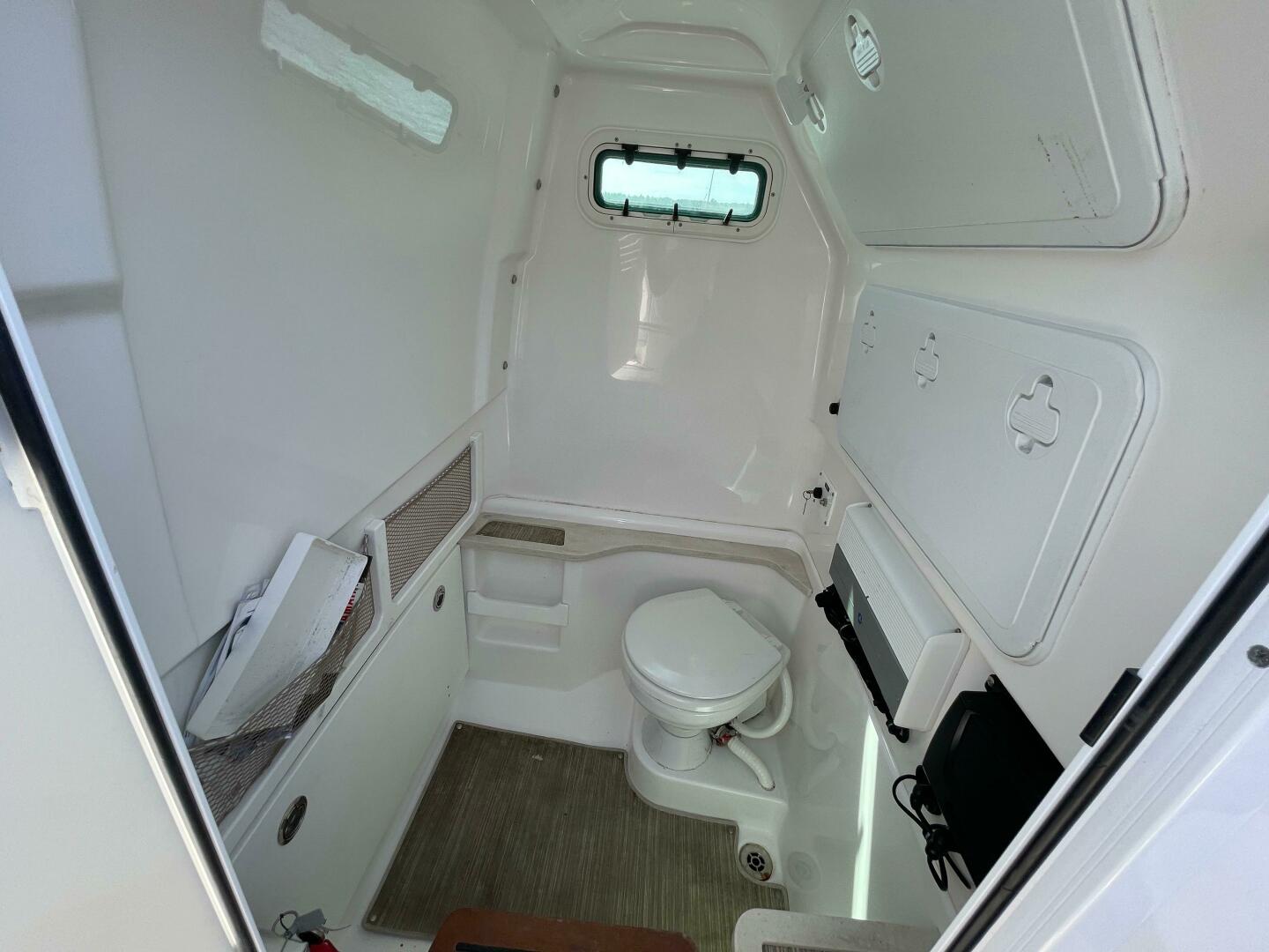 27ft Everglades Yacht For Sale
