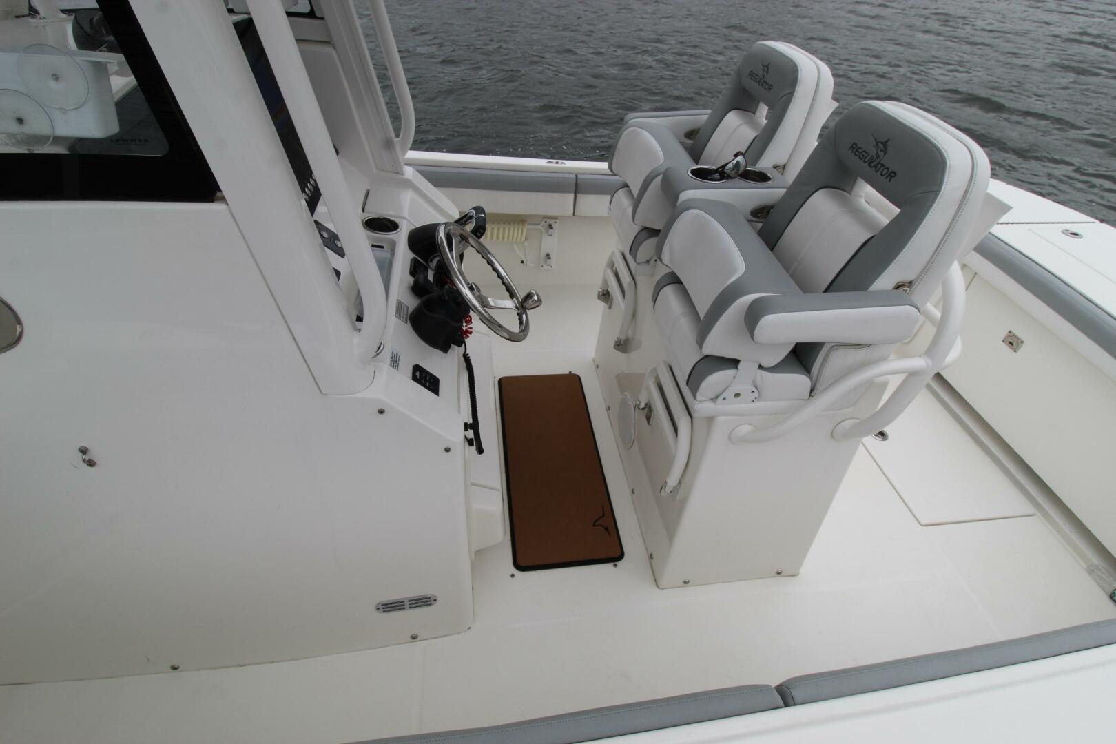 28ft Regulator Yacht For Sale