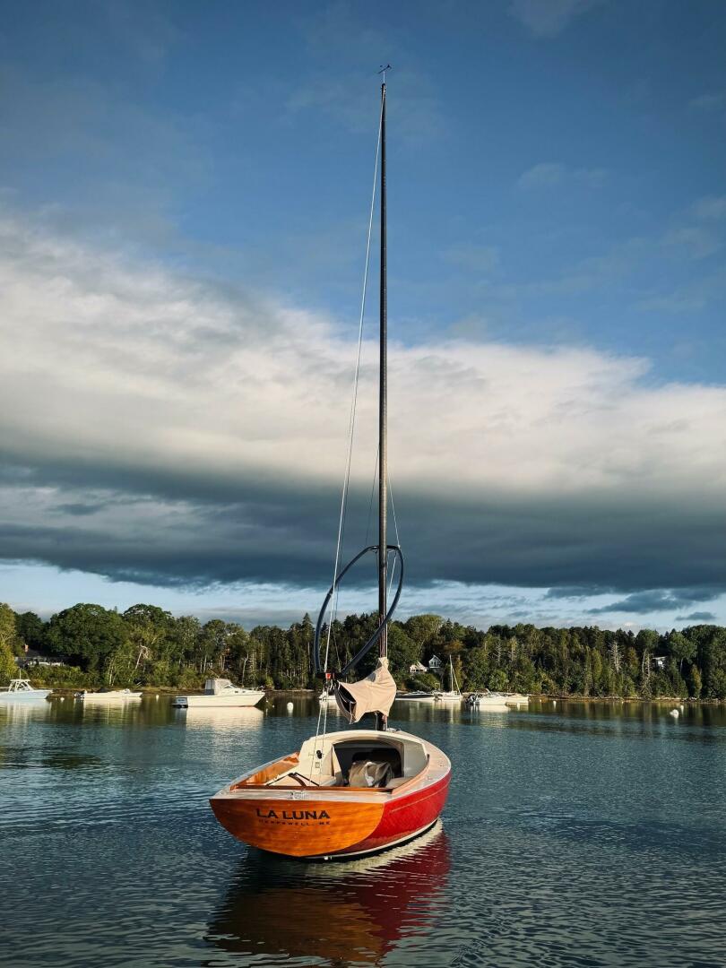 LA LUNA 22ft Custom Yacht For Sale