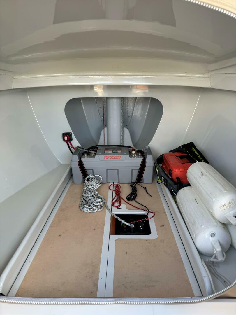 LA LUNA 22ft Custom Yacht For Sale
