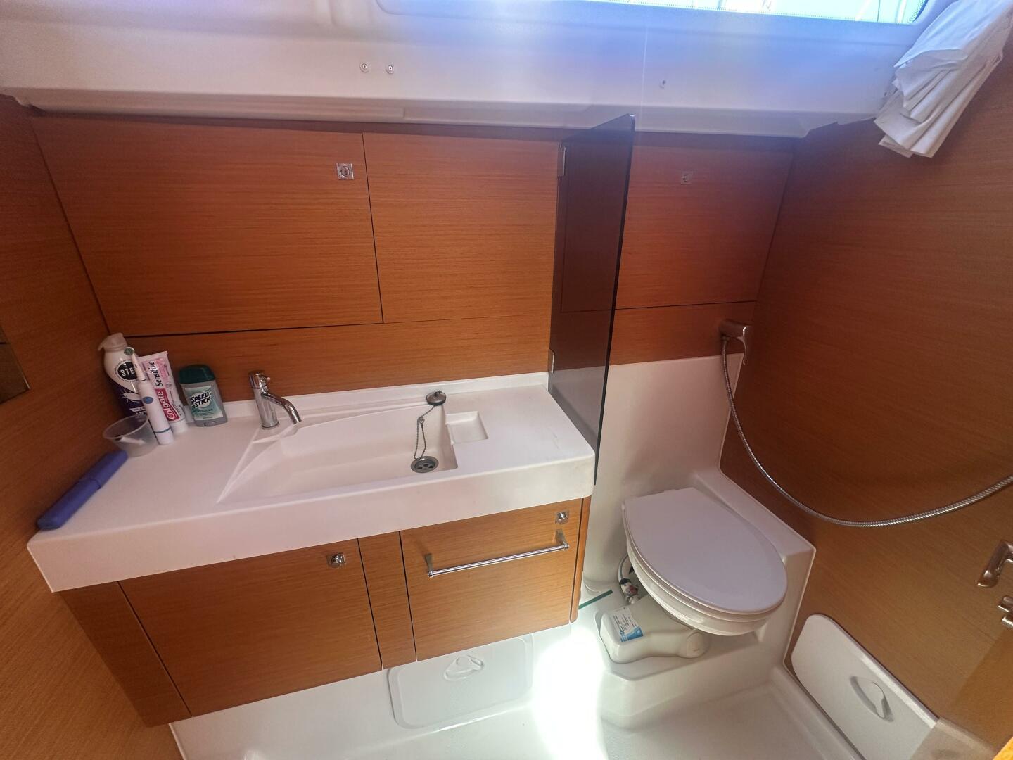 Starboard Lane 50ft Jeanneau Yacht For Sale