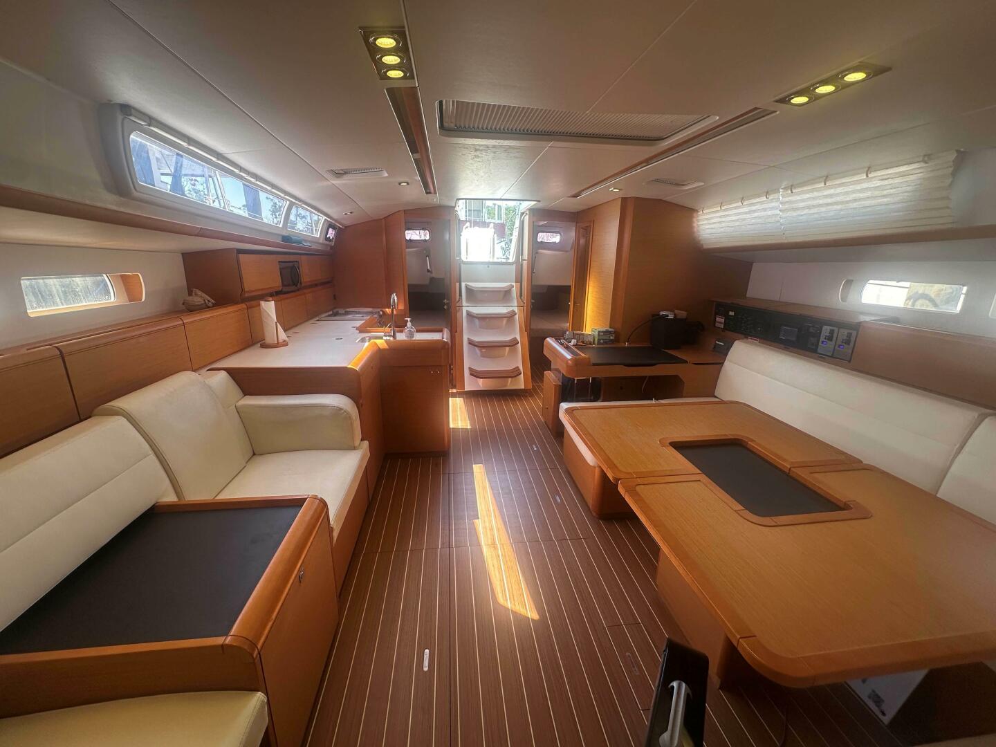 Starboard Lane 50ft Jeanneau Yacht For Sale