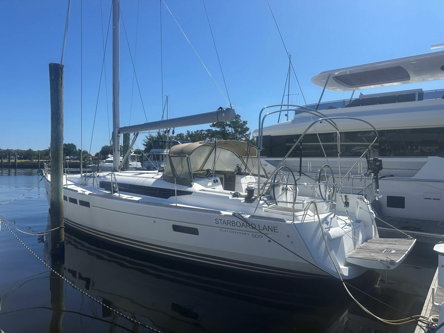 Starboard Lane 50ft Jeanneau Yacht For Sale