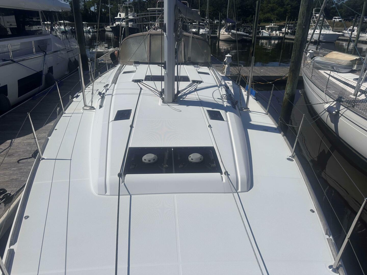 Starboard Lane 50ft Jeanneau Yacht For Sale