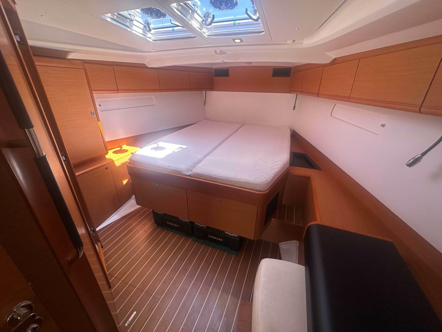 Starboard Lane 50ft Jeanneau Yacht For Sale