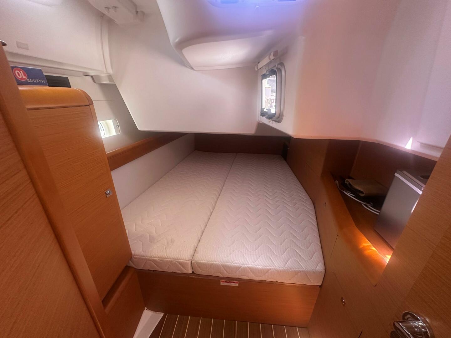 Starboard Lane 50ft Jeanneau Yacht For Sale
