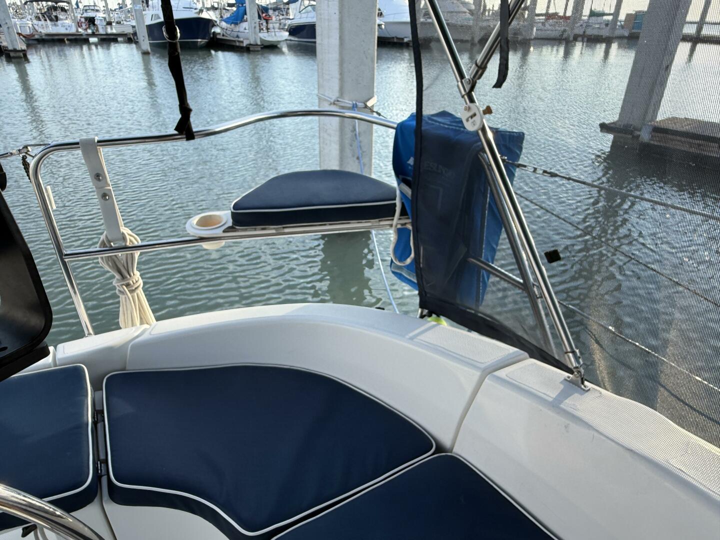 Treinta y Tres 33ft Hunter Yacht For Sale