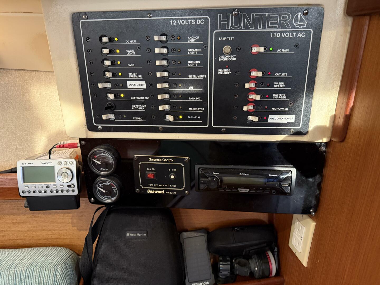 Treinta y Tres 33ft Hunter Yacht For Sale