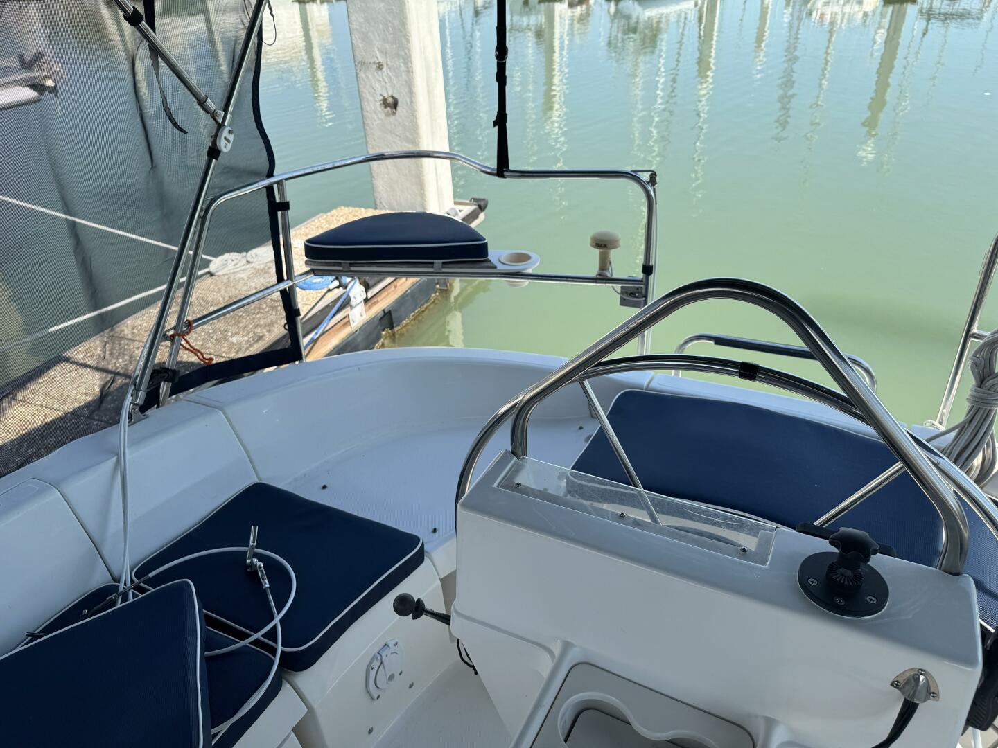 Treinta y Tres 33ft Hunter Yacht For Sale