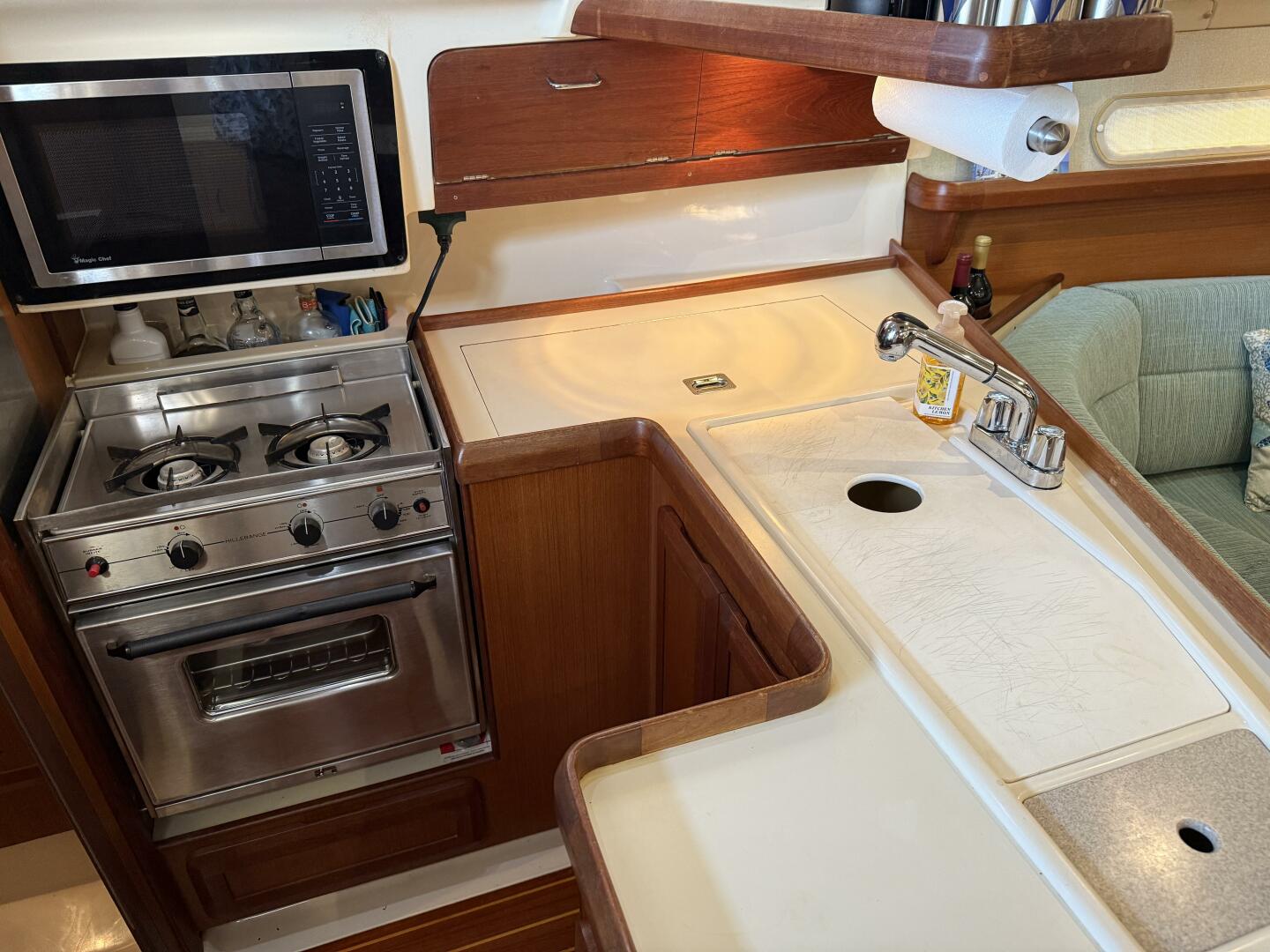 Treinta y Tres 33ft Hunter Yacht For Sale