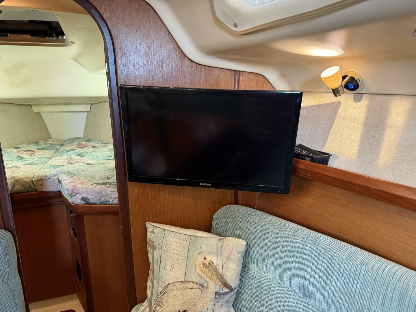 Treinta y Tres 33ft Hunter Yacht For Sale