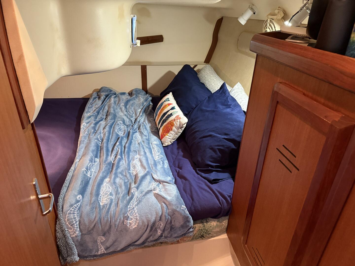 Treinta y Tres 33ft Hunter Yacht For Sale