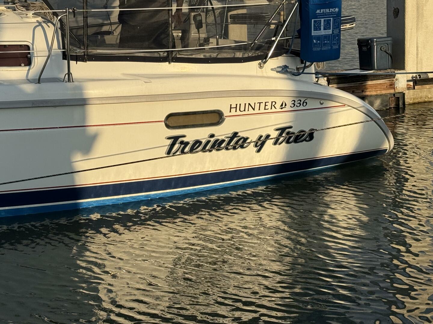 Treinta y Tres 33ft Hunter Yacht For Sale