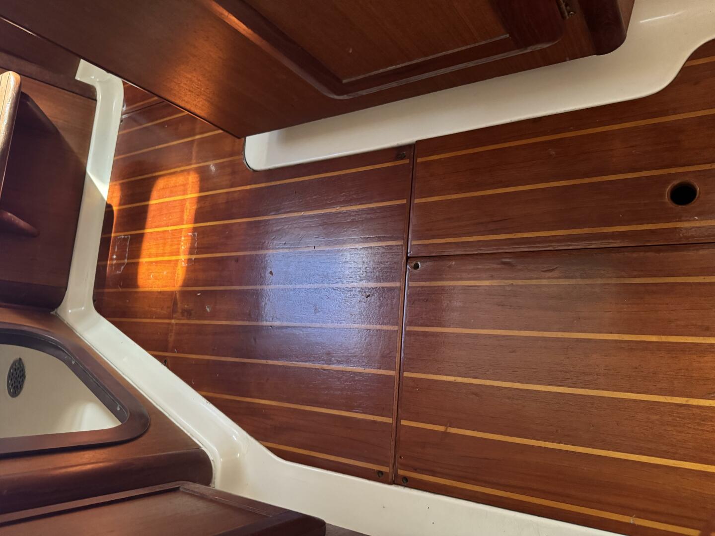 Treinta y Tres 33ft Hunter Yacht For Sale