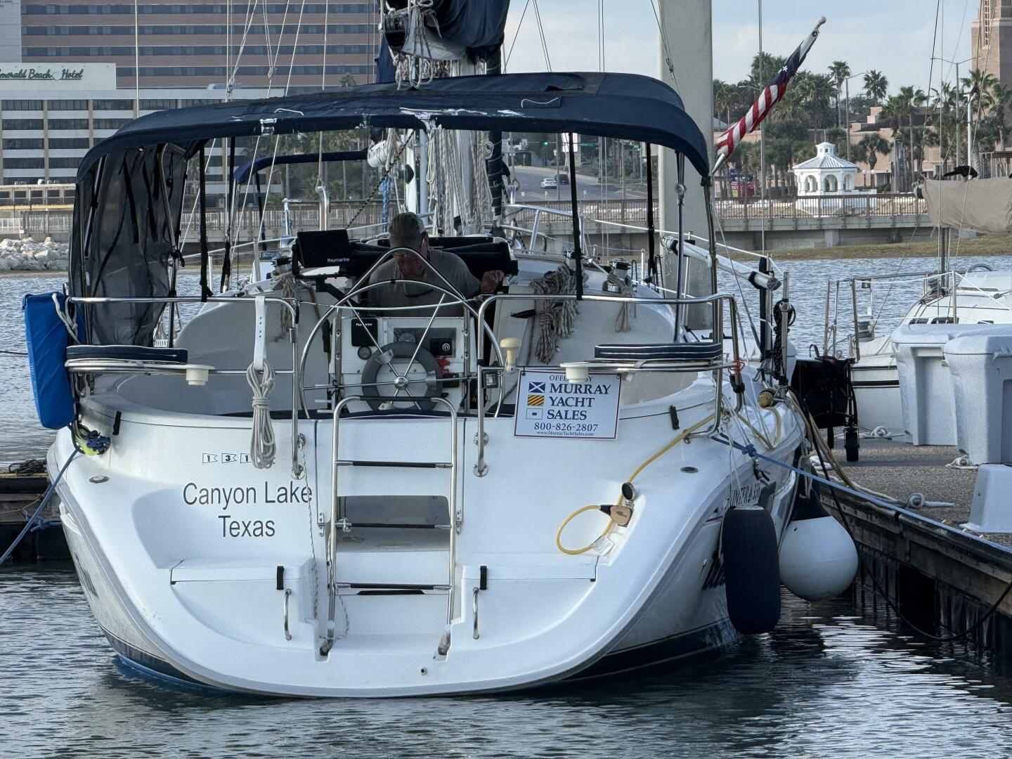 Treinta y Tres 33ft Hunter Yacht For Sale