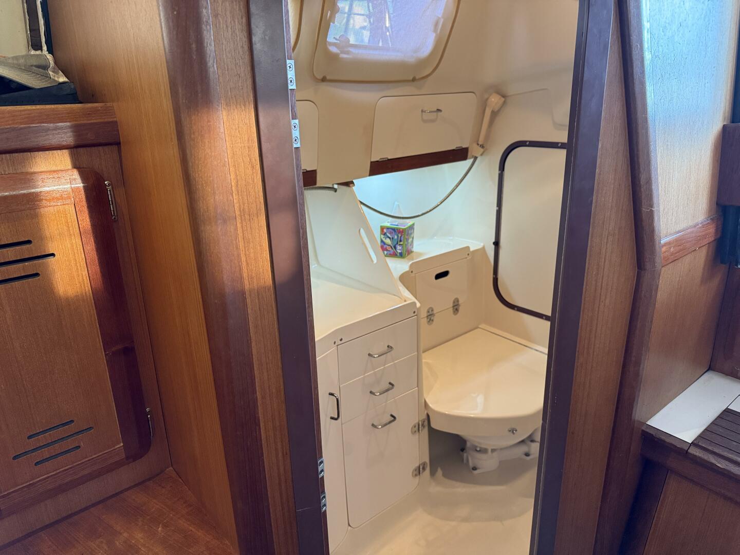 Treinta y Tres 33ft Hunter Yacht For Sale