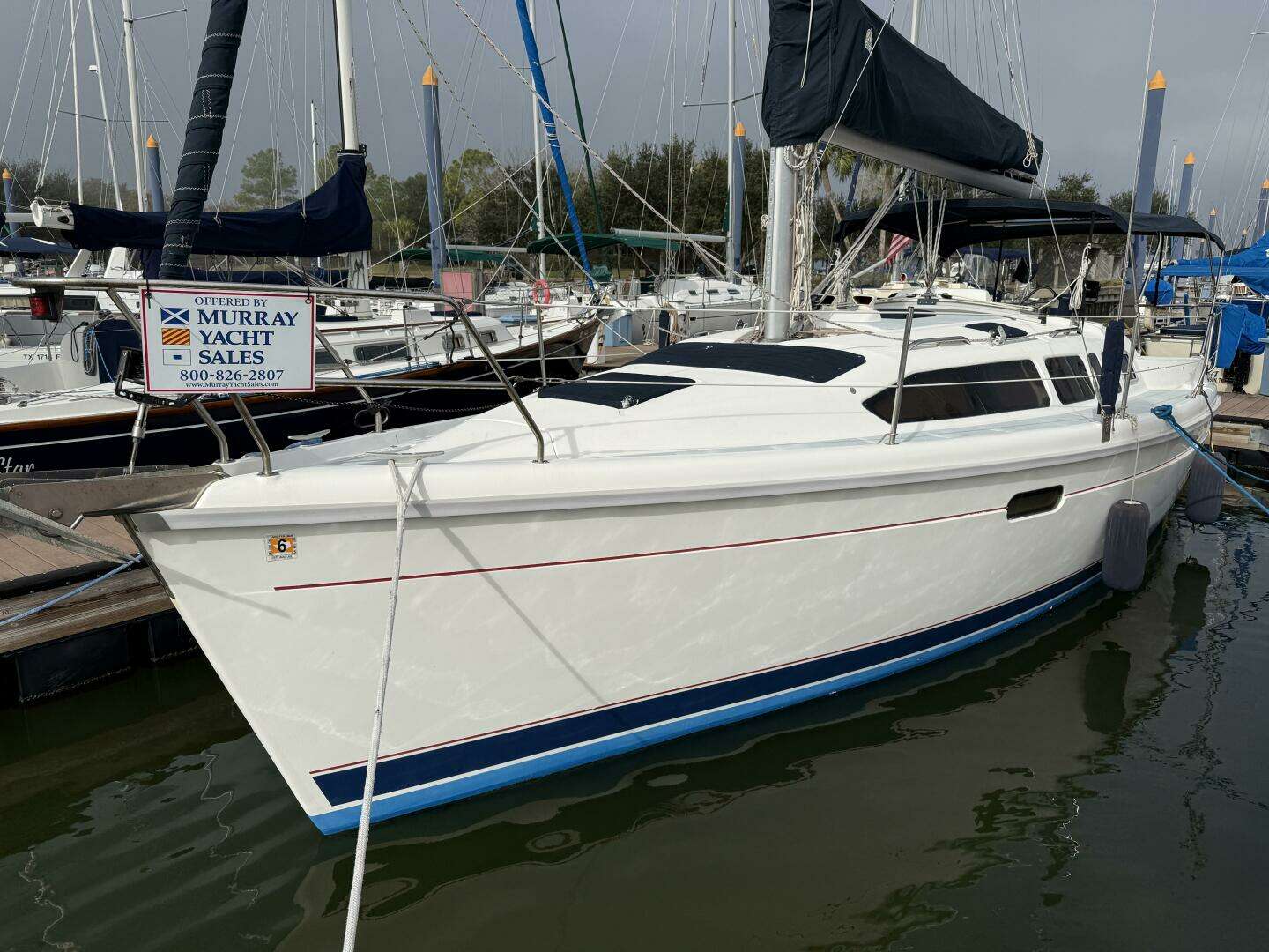 Treinta y Tres 33ft Hunter Yacht For Sale