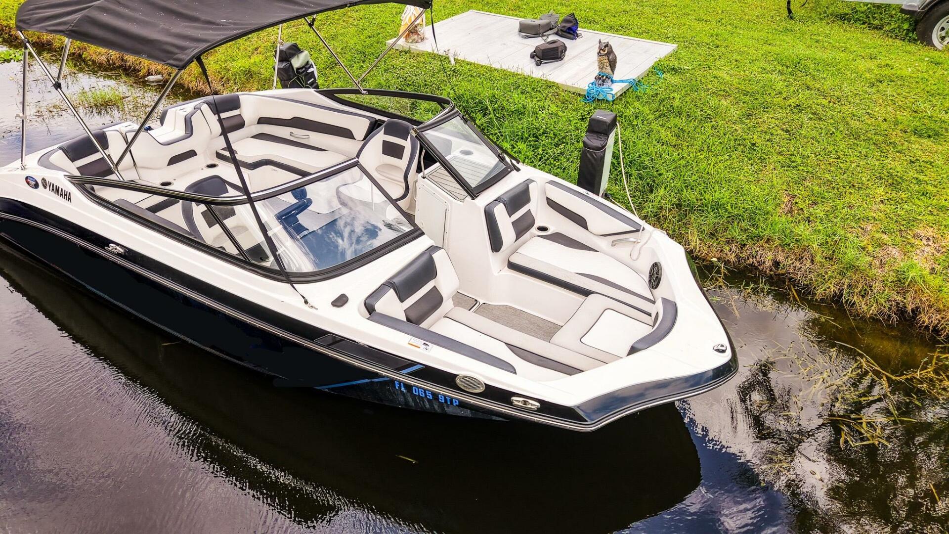 19ft Yamaha Boats Yacht For Sale