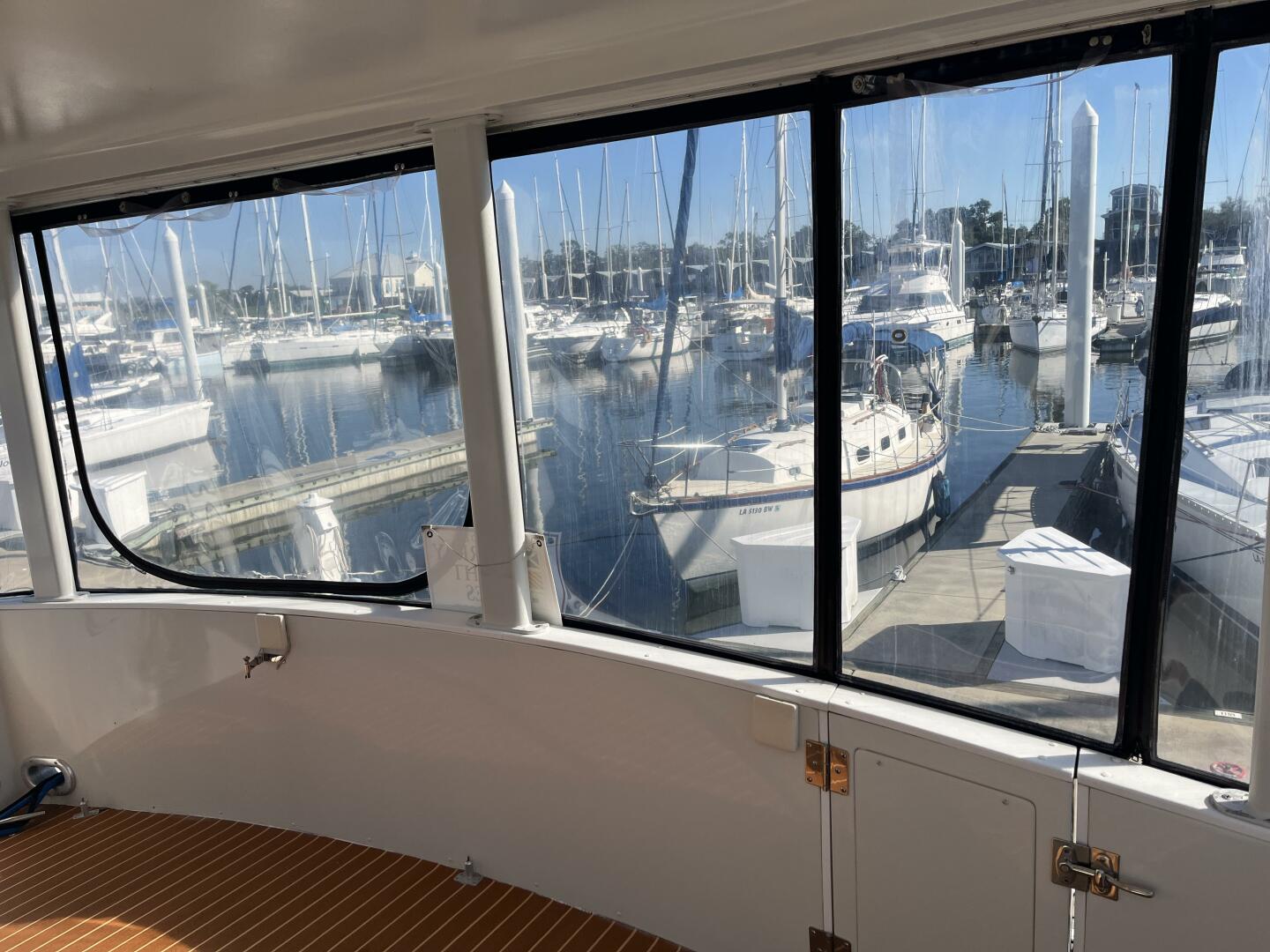 Carver 440 Aft Cabin