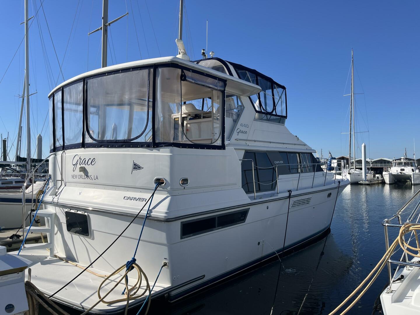 Carver 440 Aft Cabin